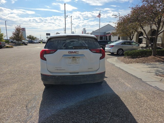Used 2019 Summit White GMC SLE image 3
