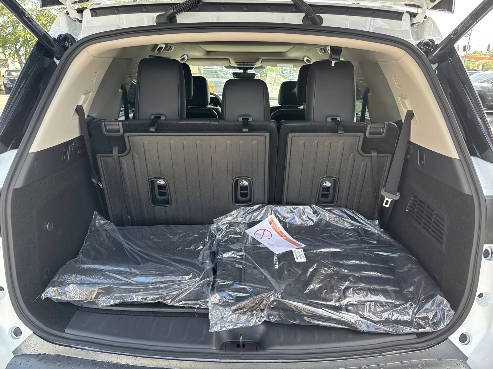 New 2026 Nissan Pathfinder SL 4D Sport Utility