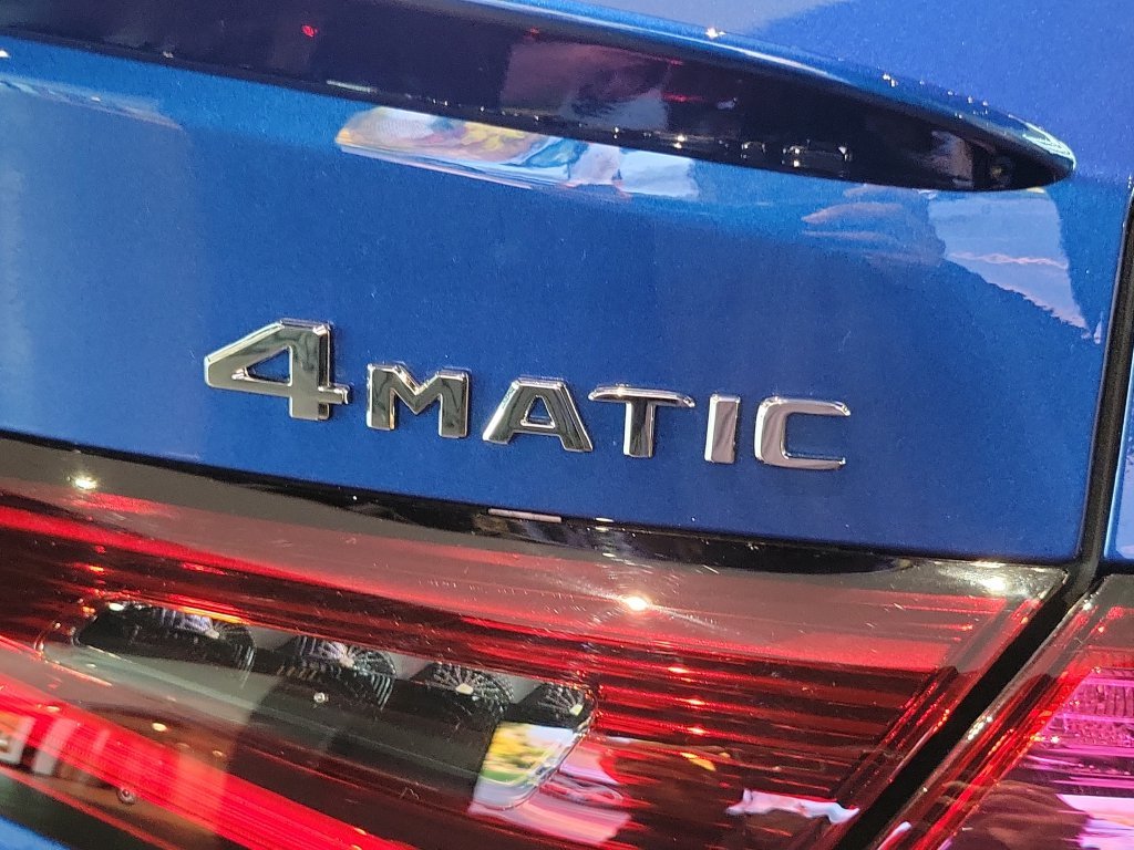 New 2027 Starling Blue Metallic Mercedes-Benz GLC 300 image 7
