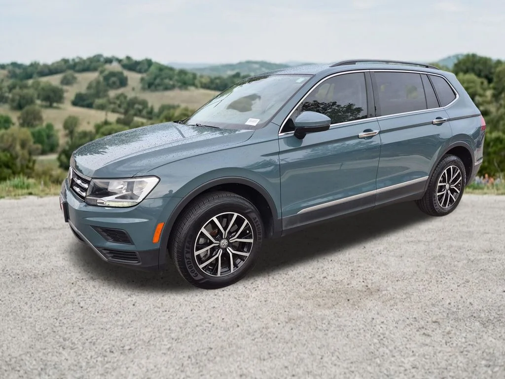 Used 2021  Volkswagen 2.0T SE image 3