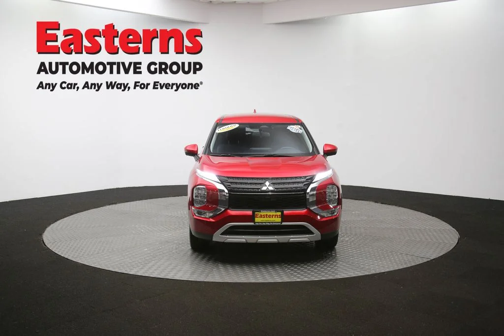 Used 2023 Red Mitsubishi SE image 51