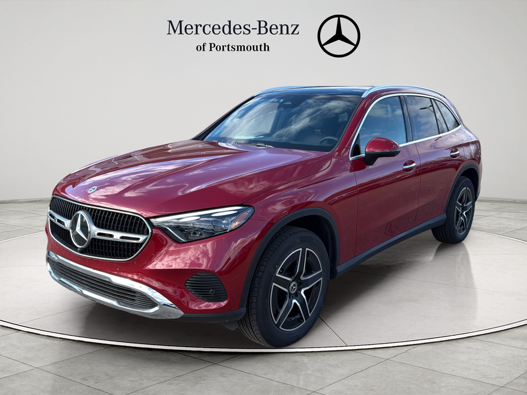 Used 2026 Red Mercedes-Benz GLC 300 image 1