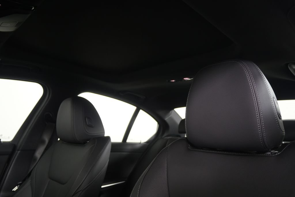 New 2026 Mineral White Metallic BMW 330i xDrive image 11