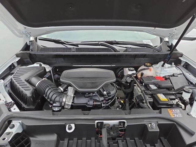 Used 2023 White Frost Tricoat GMC Denali image 39