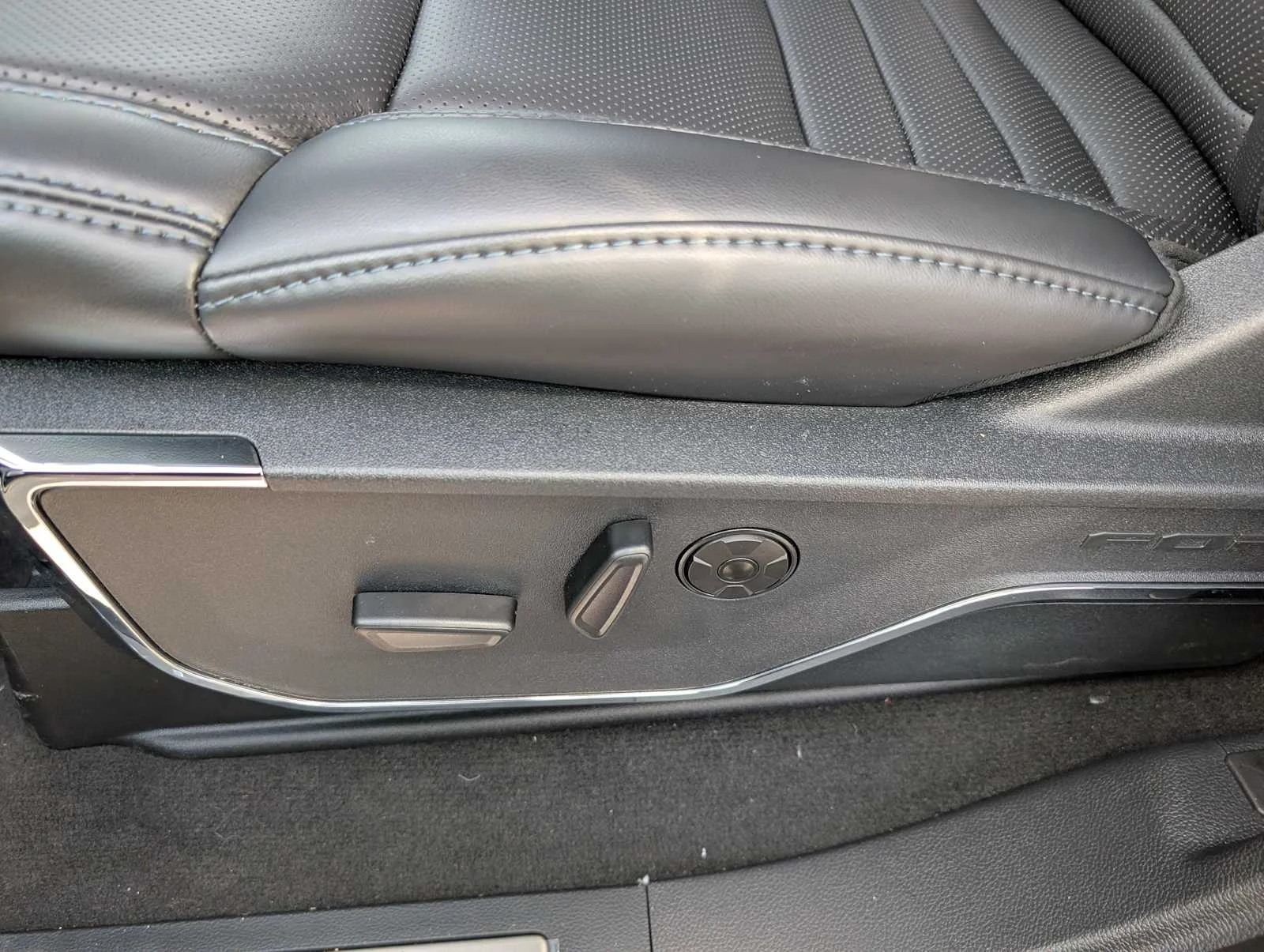 New 2026 Star White Metallic Tri-Coat Ford F-250® Platinum® image 33