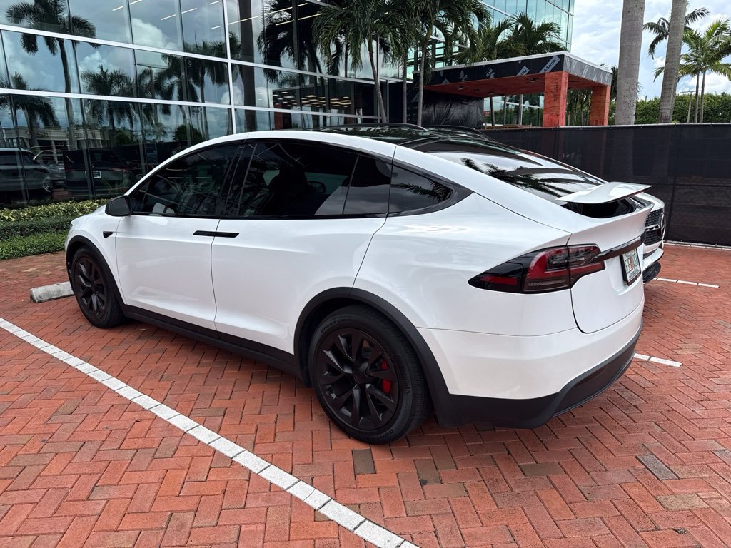 Used 2024 White Tesla Plaid image 8