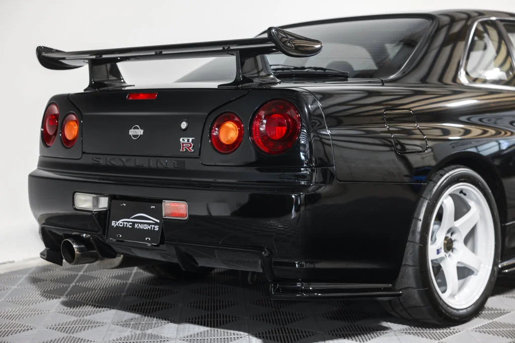 Used 2000 Black Nissan  image 10