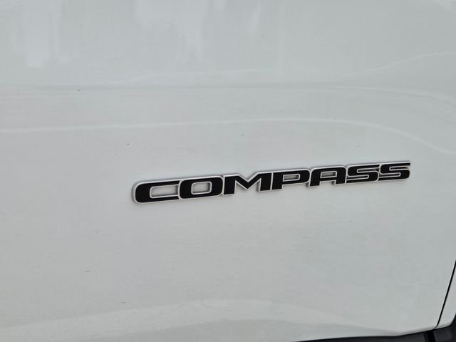 Certified Used 2025 White Jeep Latitude image 10