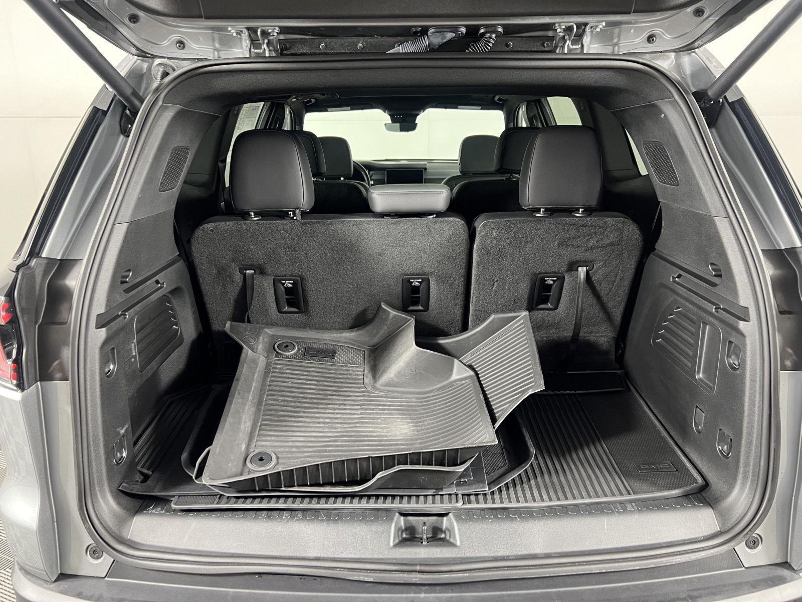 Used 2026 Sterling Metallic GMC AWD AT4 image 17