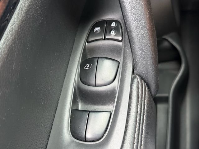 Used 2020 Black Nissan SL image 34