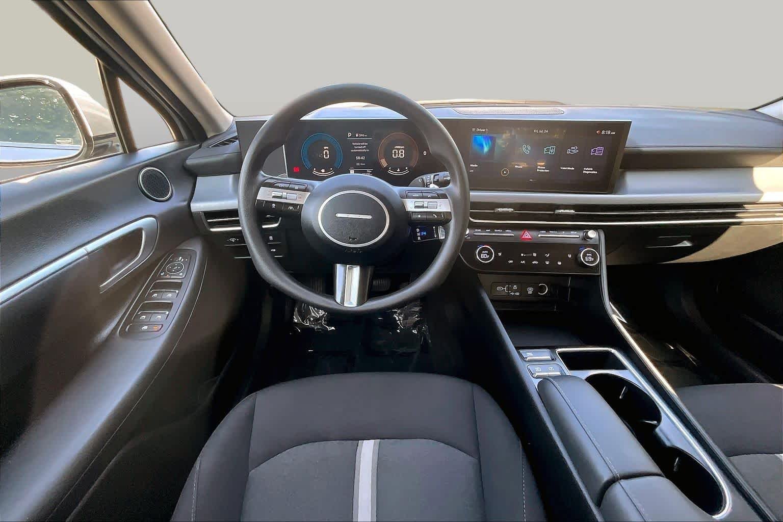Used 2025 Aero Silver Hyundai SEL image 6