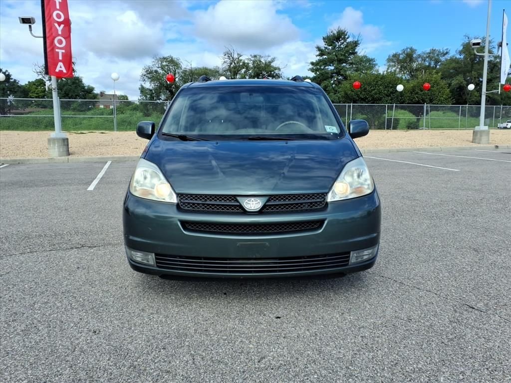 Used 2004 Green Toyota XLE image 10