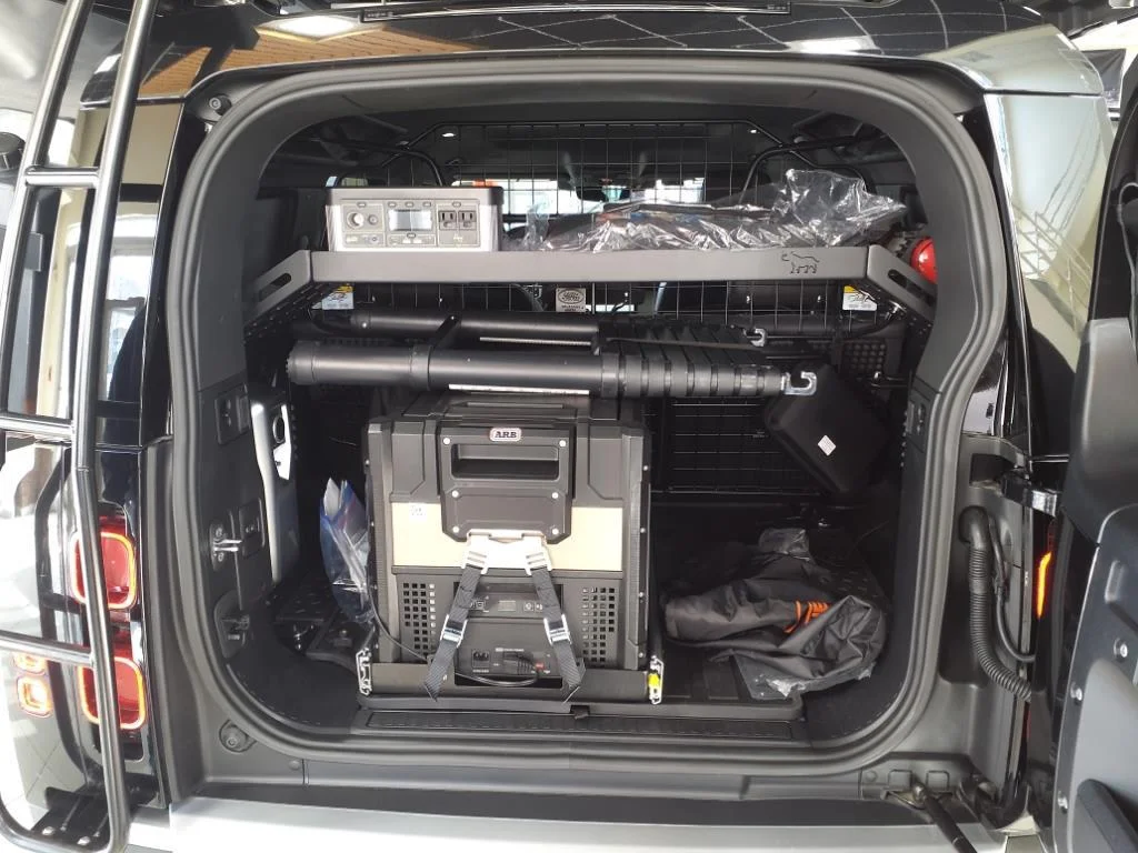 New 2023 Santorini Black LAND ROVER S image 10