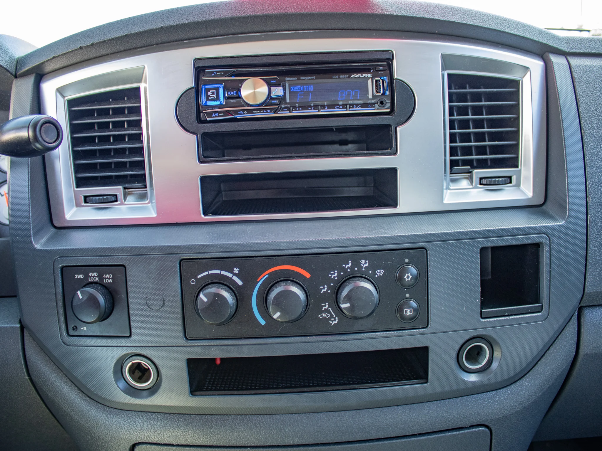 Used 2007  Dodge SLT image 36