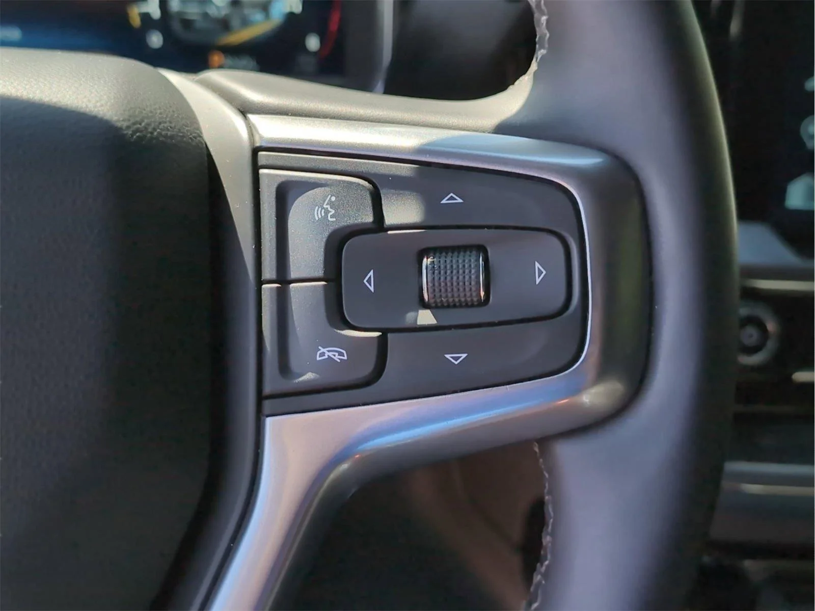 Used 2024 Summit White Chevrolet LTZ image 27