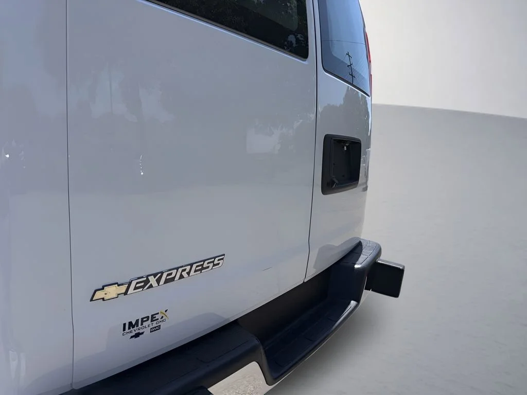 Used 2024 Summit White Chevrolet WT image 27
