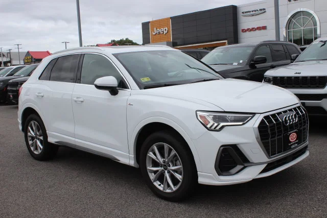 2025 Audi Q3 Premium