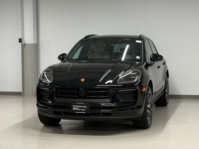 2026 Porsche Macan -'s photo