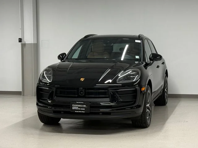 2026 Porsche Macan -'s photo