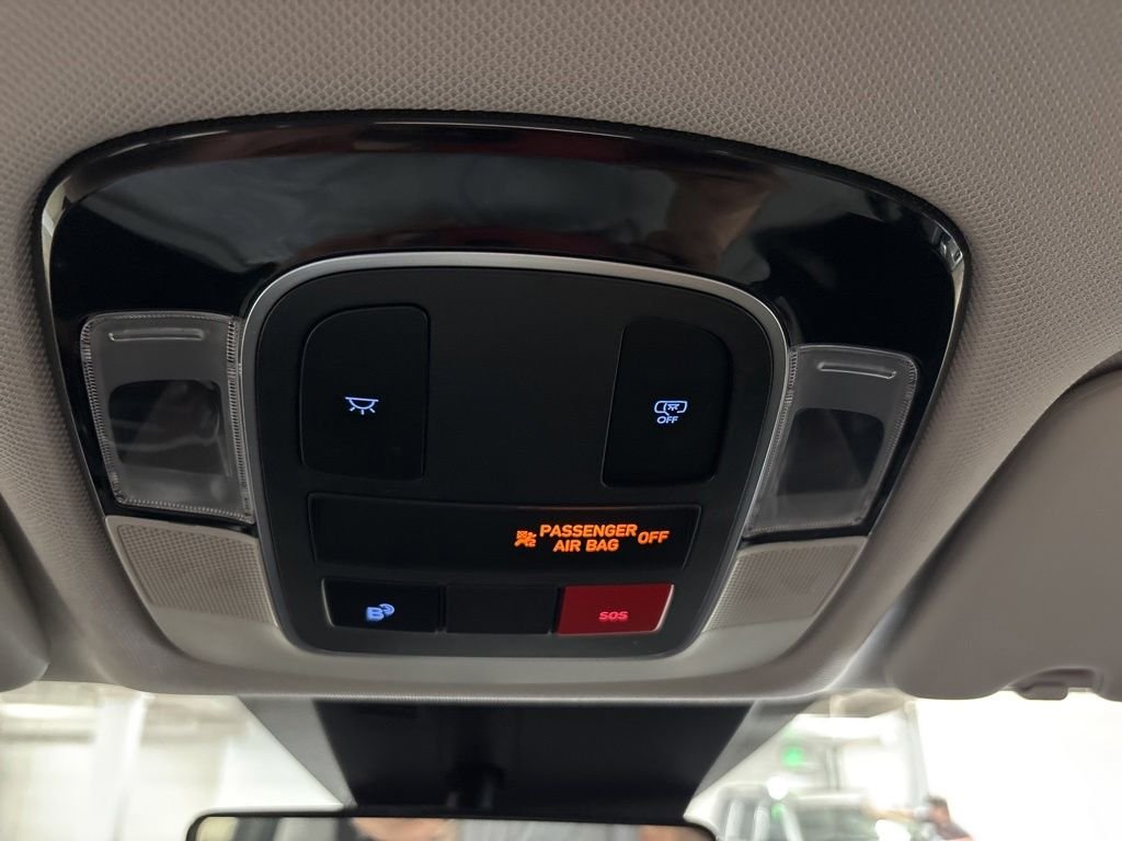 Certified Used 2025 Gray Hyundai SE image 21