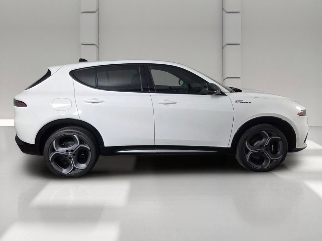 New 2026 Milano White Alfa Romeo Sport Speciale image 4