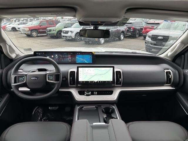 New 2025 Star White Metallic Tri-Coat Ford Active MAX image 24