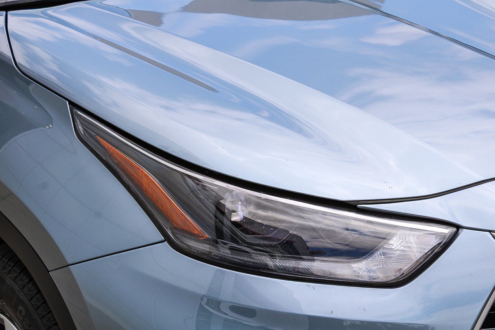 Certified Used 2021 Moon Dust Toyota Hybrid XLE image 4