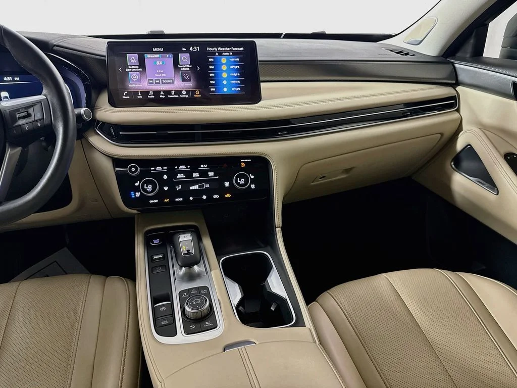 Certified Used 2024 Silver INFINITI LUXE image 32