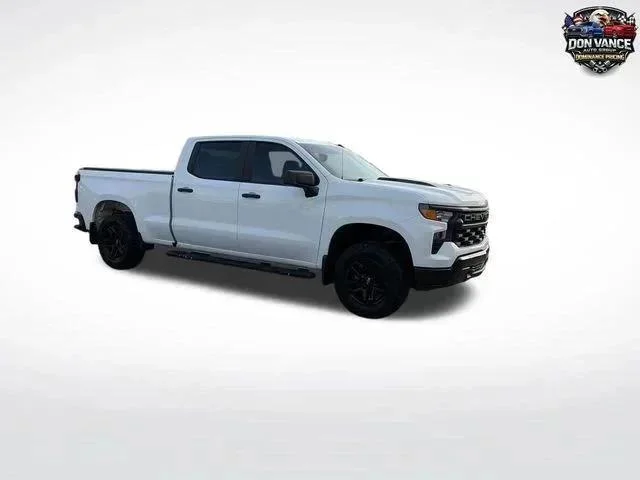 Used 2022 White Chevrolet Custom Trail Boss image 7