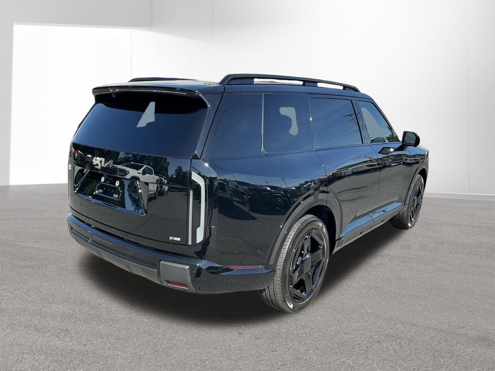 New 2027 Ebony Black Kia X-LINE SX PRESTIGE image 3