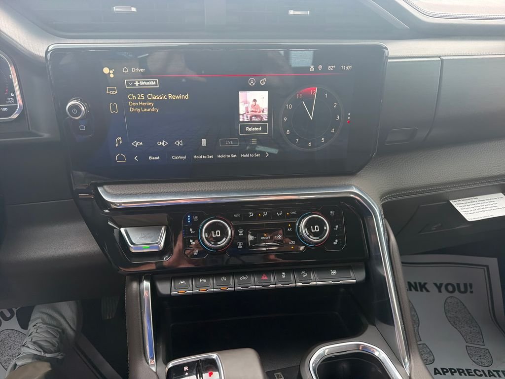 Used 2023 White GMC Denali image 21