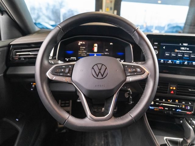 2025 Volkswagen Jetta Sport - Photo 14