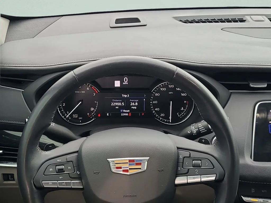 Used 2022 Crystal White Tricoat Cadillac Premium Luxury image 21