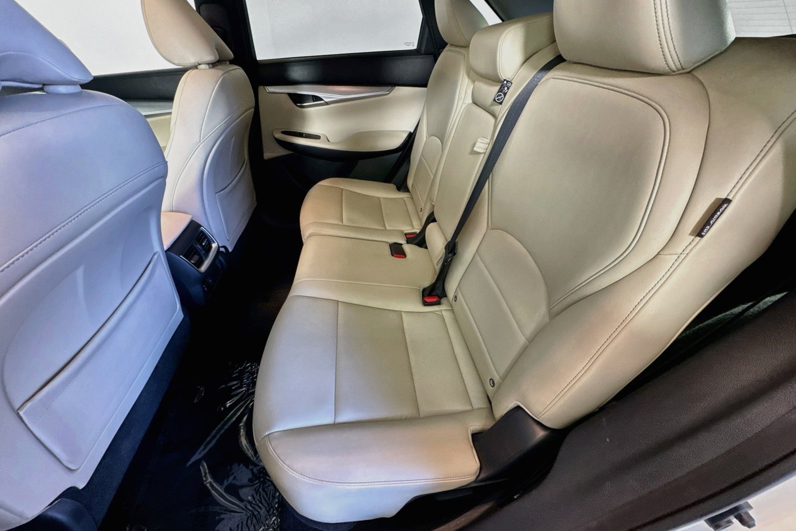 Used 2021 Majestic White INFINITI ESSENTIAL image 23