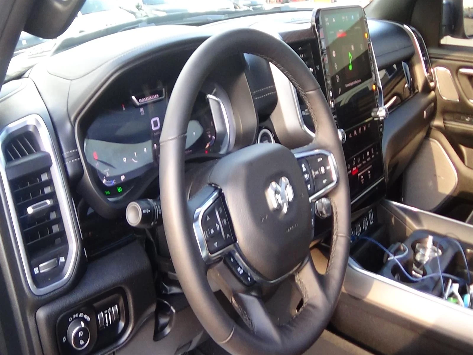 Used 2025 Diamond Black Crystal Pearl Coat (pxj) RAM Laramie image 21