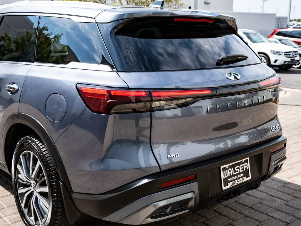 Used 2023 Moonbow Blue INFINITI Sensory image 19