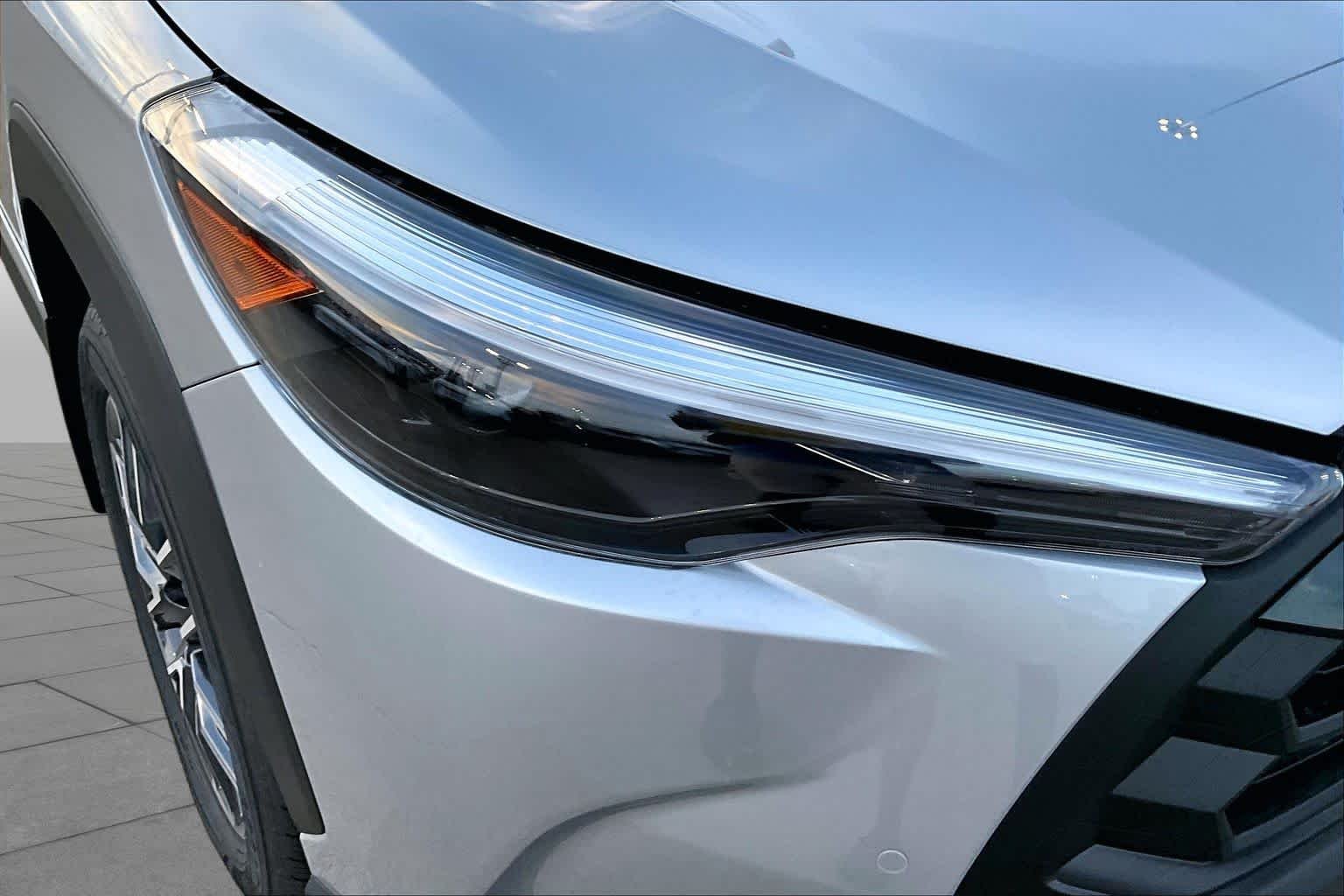 New 2026 Sonic Silver Toyota XLE image 21