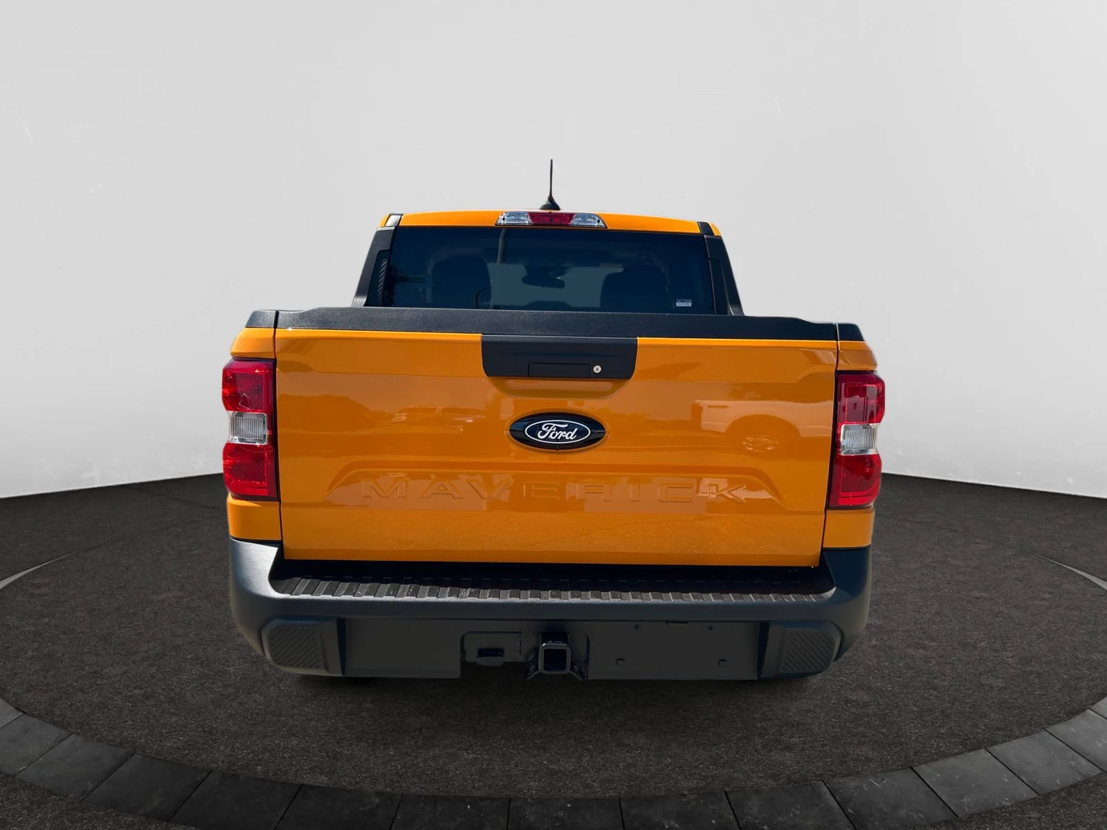 New 2026 Orange Fury Metallic Tri-Coat Ford XLT image 4