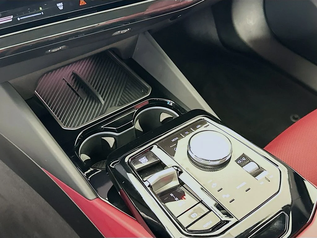 2025 BMW 5 Series 530i - Photo 17
