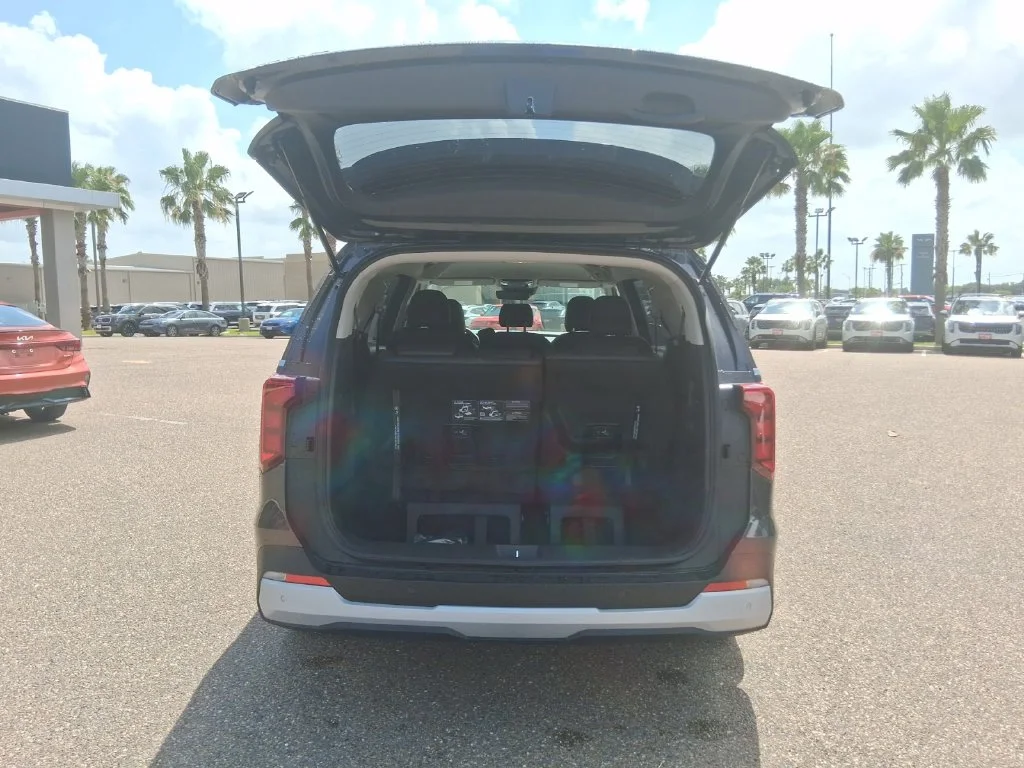 Used 2026  Kia LXS image 6