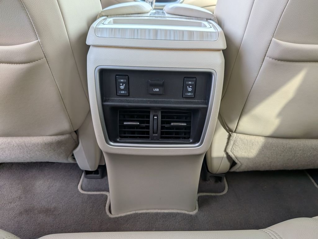Used 2018 White Nissan Platinum image 37