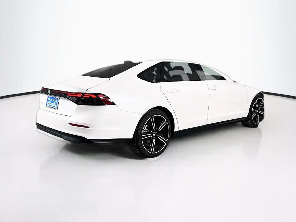 New 2026 Platinum White Pearl Honda SE image 7