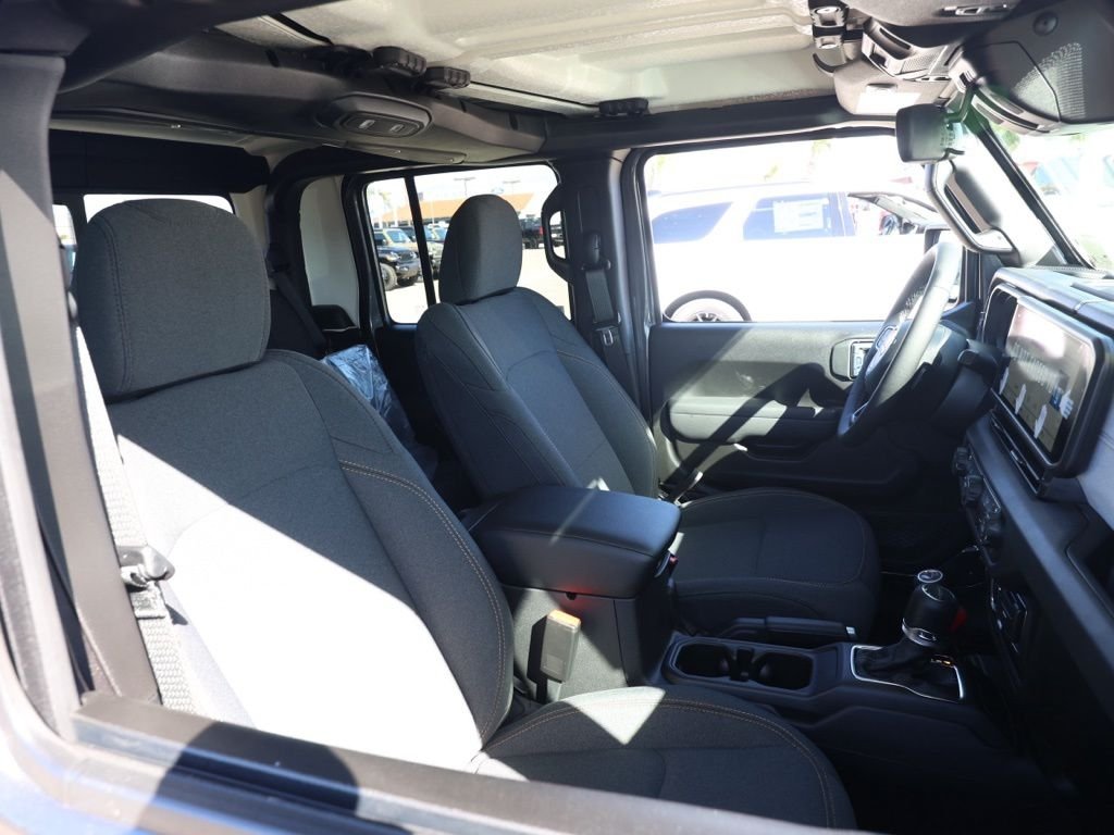 New 2026 Granite Crystal Metallic Clear-Coat Exterior Paint Jeep Sport S image 19