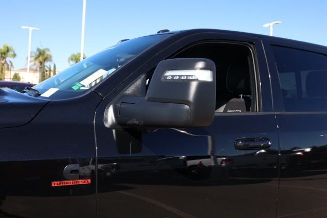 New 2026 Diamond Black Crystal Pearl-Coat Exterior Paint RAM Laramie Night Edition image 11