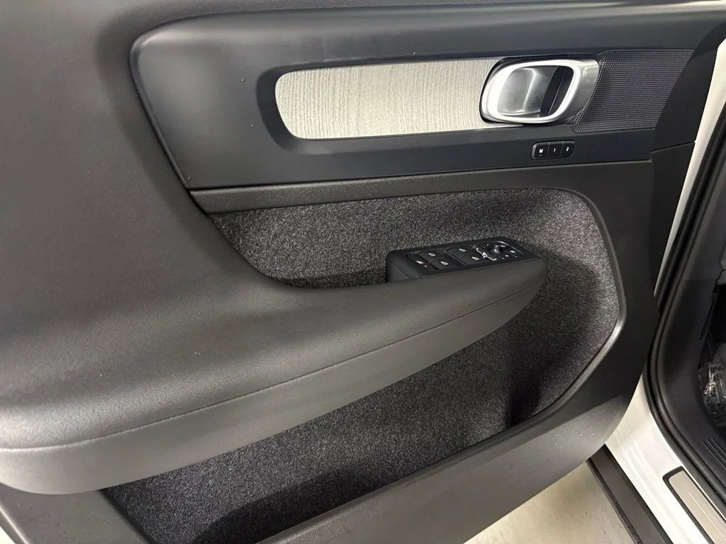 New 2026 White Volvo B5 Core image 13