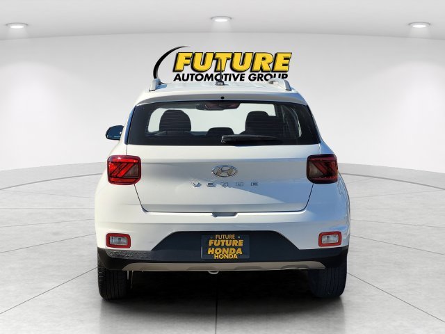 Used 2025 White Hyundai SEL image 8