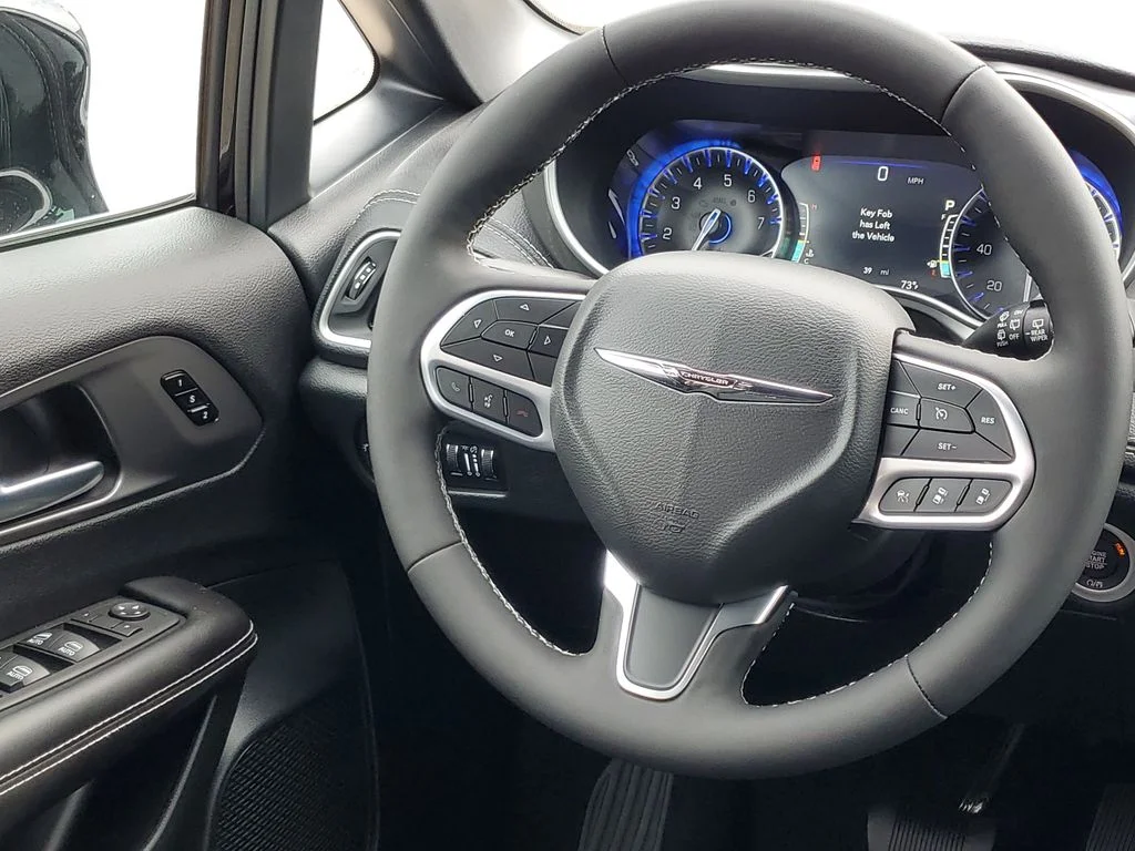 2026 Chrysler Pacifica Select - Photo 28