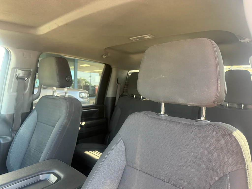 Used 2025 Summit White Chevrolet LT image 4