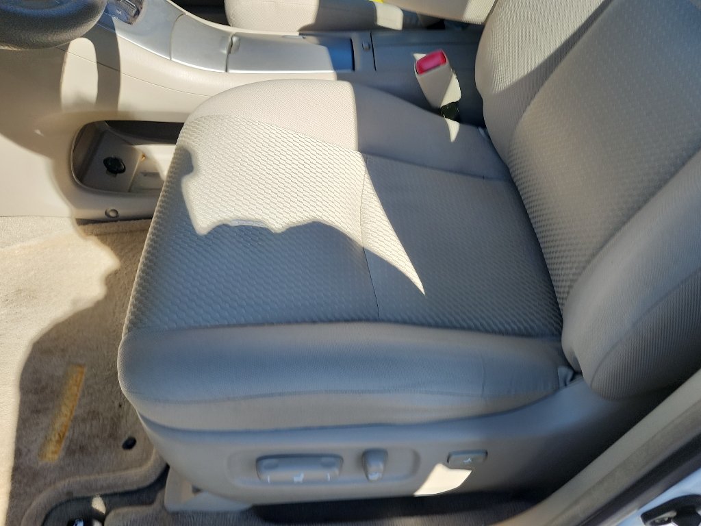 Used 2005  Toyota  image 16