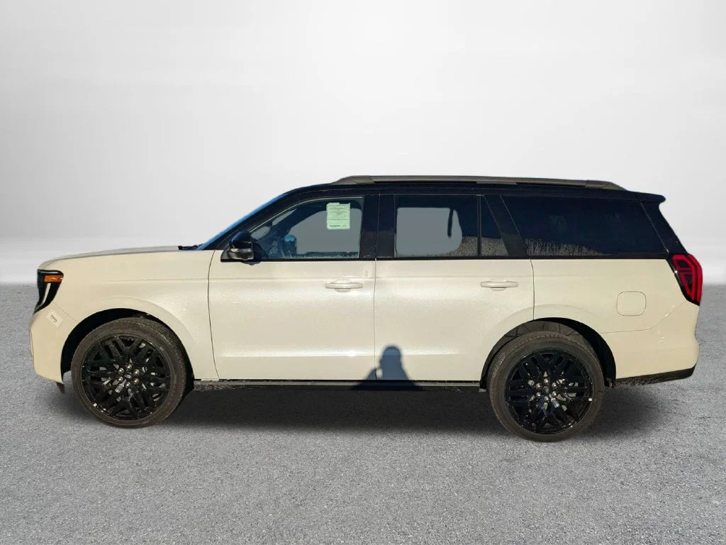New 2027 Star White Metallic Tri-Coat Ford Platinum image 7